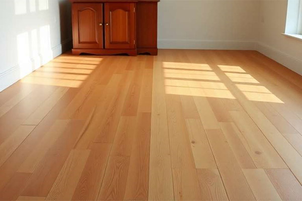 Barniz brillo o mate para un suelo de madera de una vivienda